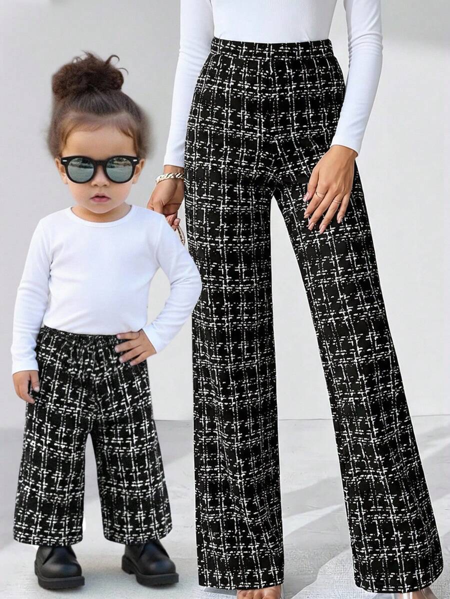 SHEIN 女婴可爱休闲针织黑色格子弹力腰裤 婴儿长裤 婴儿黑色裤子 婴儿格子裤 黑白格子裤 格子裤 秋冬亲子装（2件分开出售） - 黑色 - 查看 1