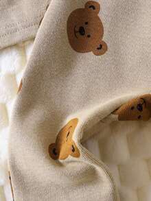 SHEIN 3 件套新生儿熊印花长袖上衣、连脚裤和帽子套装，秋冬家居服 - 摩卡棕 - 查看 6