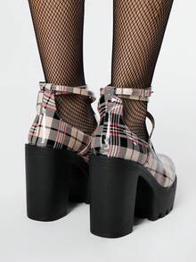 ROMWE Goth 女式封闭式交叉带玛丽珍鞋，朋克哥特厚底粗跟带扣带 JK 制服鞋，防水正式工作高跟鞋 - 米色 - 查看 5