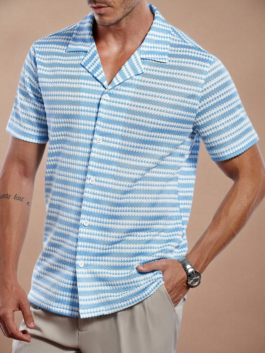 Manfinity Homme Kemeja Lengan Pendek Kasual Rajut Bergaris Jacquard untuk Liburan Pria - Baby Blue - View 1