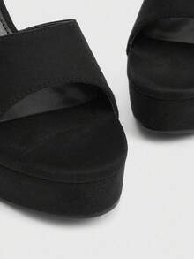 CUCCOO LuxiPop Round Toe Chunky Heel Strap Fashionable Women High Heel Sandals - Black - View 5