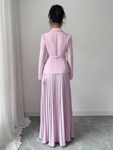 Selianne 2件套女士西装套装：前开襟纽扣羽绒服，腰带系带，可调节后背，侧袋，搭配百褶中裙。优雅复古的法式办公室/休闲时尚风格，适合感恩节、圣诞节、新年派对、返校季、秋冬装 - 粉色 - 查看 2