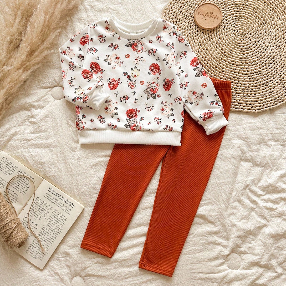 Conjunto de 2 piezas de sudadera de manga larga con estampado floral degradado y leggings acanalados para niñas pequeñas, elegante y lindo para prim