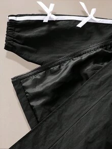 Chaqueta informal de manga larga con gráfico en inglés, ribete a rayas y decoración de lazo para niñas Genkimix - Negro - Ver 7