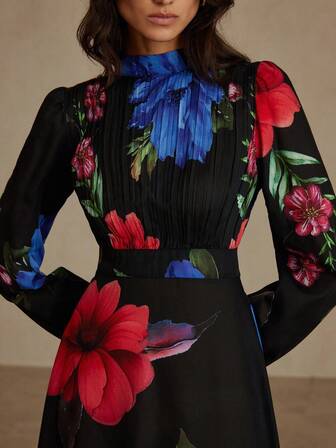 Aveloria Rosie Elegant blommig midiklänning med hög hals och rynkad framsida, långärmad, höst/vinter