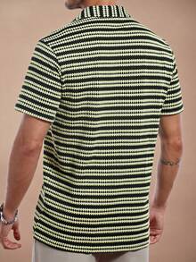 Manfinity Homme 男士针织条纹提花休闲度假短袖衬衫 - 綠色 - 查看 2