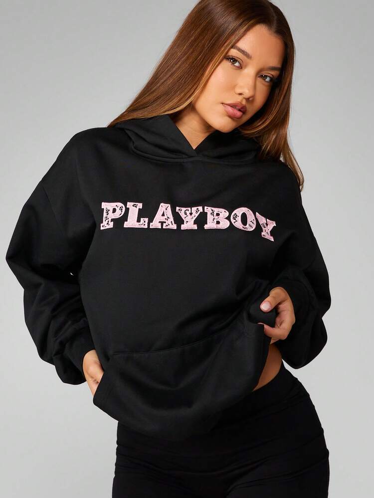 Missguided x Playboy 레이스 패턴 디자인의 오버사이즈 블랙 후드 티셔츠