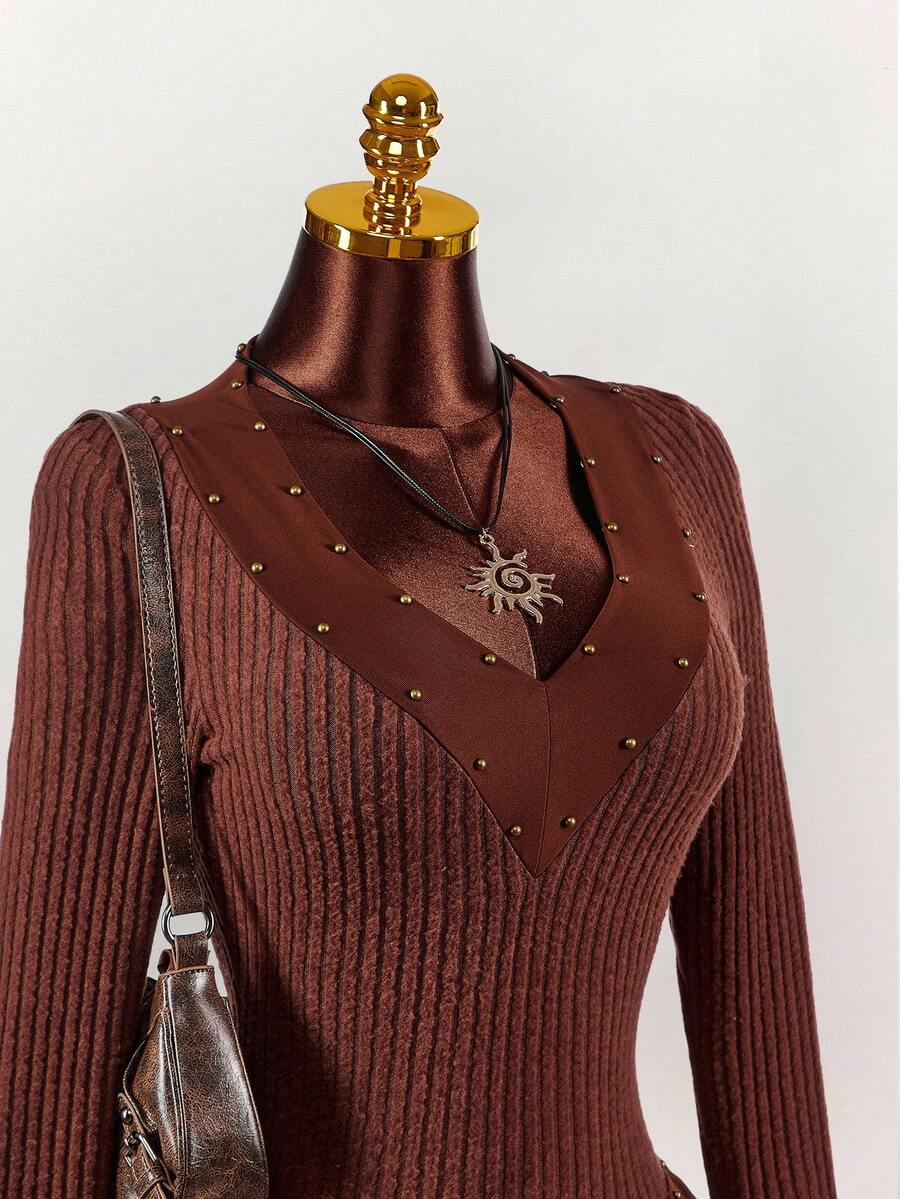 Amplova Váy ôm sát cổ chữ V sâu đính đinh tán cổ điển - màu nâu - Xem 1