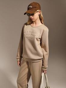 Hanevo 青少年女孩 2 件套休闲通勤百搭 3D 字母运动衫和运动裤套装 - 杏色 - 查看 8