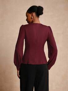 Vesra 女士优雅休闲/办公室不对称金属装饰纽扣长袖衬衫 - 酒紅色 - 查看 2