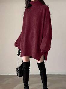 عنابي اللون