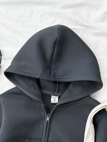 Tween Girl Grey Zip-Up Hoodie And Sweatpants Casual Outfit