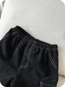 SHEIN 两件套男/女婴撞色格子衬衫外套搭配黑色灯芯绒运动裤套装，舒适百搭的休闲基础款秋冬服装，适合室内、室外、日常穿着、运动、玩耍、聚会、拍照等场合。适合18-24个月男婴。男婴格子套装，男婴外套套装，男婴晚秋服装。 - 黑色 - 查看 9