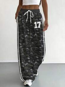 Rovax بنطلون كاجوال للنساء بخصر مطاطي وطباعة رقمية بنمط كامو رجعي - متعدد الألوان - مشاهدة 3