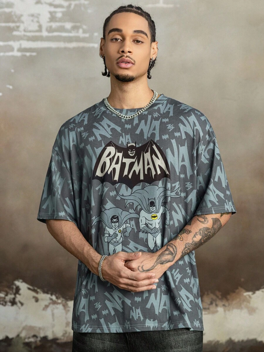 BATMAN X SHEIN 男士休闲字母和卡通人物图案短袖T恤，夏季 - 深灰色 - 查看 1