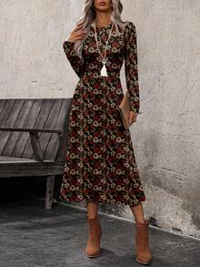 SHEIN LUNE 休闲复古成熟秋冬舒适女式圆领修身A字长袖花卉叶黑色印花连衣裙 - 彩色 - 查看 4
