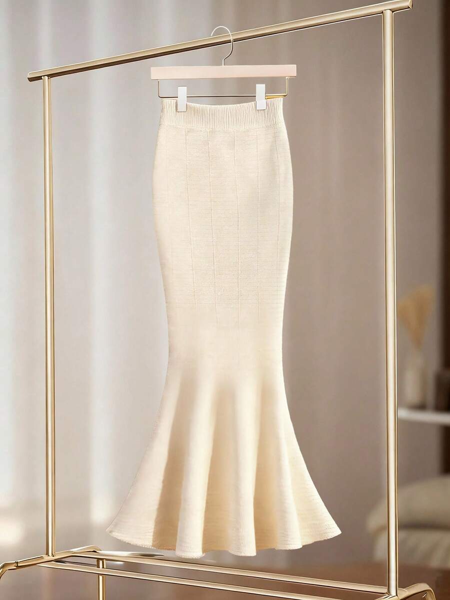 SHEIN Franclia 秋冬新款优雅气质温柔知性白色鱼尾下摆针织毛衣裙女 - 白色 - 查看 1