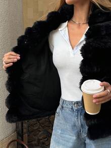 SHEIN BAE 黑色圆领短款羊毛仿皮草外套 女士外套 白色派对礼服 婚礼季 情人节 秋冬系列 仿皮草外套 - 黑色 - 查看 8