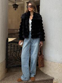 SHEIN BAE 黑色圆领短款羊毛仿皮草外套 女士外套 白色派对礼服 婚礼季 情人节 秋冬系列 仿皮草外套 - 黑色 - 查看 1