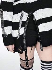 ROMWE Goth 加大码仿旧哥特式黑白条纹撕边套头衫，秋冬款，加大码万圣节和圣诞节恶魔与怪物黑白条纹休闲撕边拼布 PU 饰边宽松套头衫，加大码黑白条纹毛衣，加大码女式毛衣上衣，加大码女式休闲街头风格套头衫 - 黑與白 - 查看 7