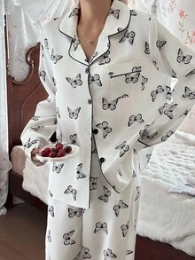 SHEIN طقم بيجامة من السروال والبلوزة ذات الأكمام الطويلة والطبعة الحريرية الزائفة على شكل فراشات، بيجامة غربية مناسبة للخريف والشتاء