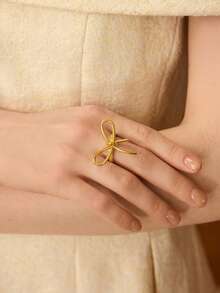 MOTF PREMIUM 18K镀金蝴蝶结戒指 - 金色 - 查看 8