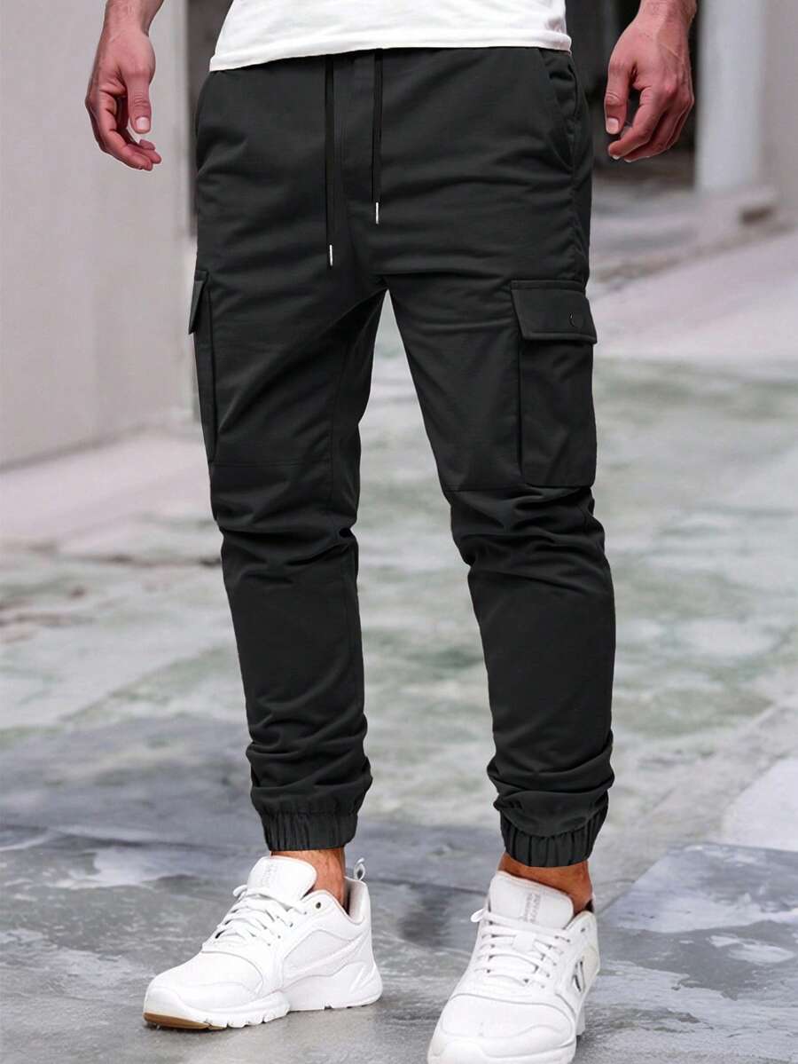 Manfinity Homme 男士成熟休闲工装裤,适合日常休闲穿着、周末出游、户外活动、旅行探险、朋友聚会等场合。这款工装裤是男士衣橱中不可或缺的百搭单品,也是送给男朋友或老公的绝佳礼物。 - 黑色 - 查看 1
