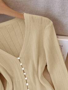 Franclia Unique V-Neck Knit Cardigan, Slim Fit, Short Flare Sleeve, Layering Piece For Early Autumn, Korean Style - Khaki - View 5