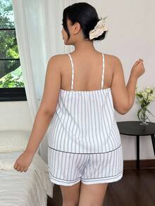 Miss Vinta Bộ đồ ngủ áo hai dây họa tiết sọc và quần short cỡ lớn cho nữ - Nhiều màu - Xem 2