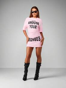 Missguided x Playboy Crew Neck Kurzarm Mini Kleid mit auffälligem Textdruck, lässiger Sommer Streetwear - Pink - Übersicht 3