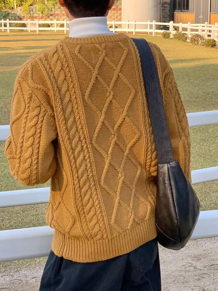 Men's Round Neck Sweater With Yellow Twist Design, Autumn/Winter