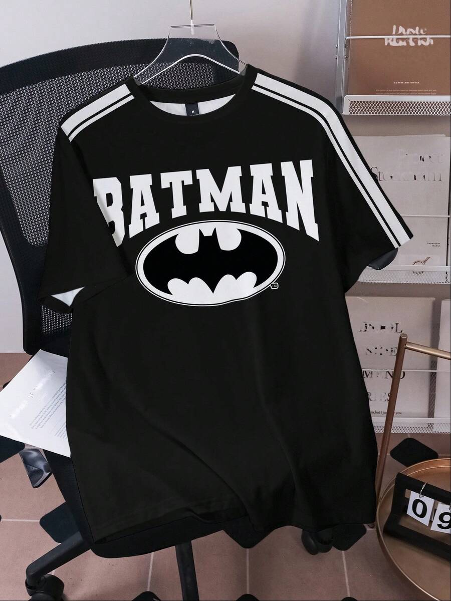 BATMAN X SHEIN 男士休闲蝙蝠和字母印花短袖 T 恤，夏季 - 白色 - 查看 1