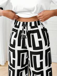 SHEIN Lady 2025 New Women's Fashion Casual Printed 3/4 Sleeve Top & Pants 2 Pieces Set Fall Clothes For Women Halloween  Chic Women's Chic Women's Set Going Out Outfit - Black and White - View 5