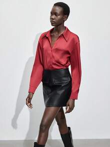 Maija Damen Rote Einfarbige Satin Twill Stoff Loose Fit Langarm Bluse mit Knopfleiste und Taschen, Urban Pendler Business Lässig Damenmode, Bürokleidung, Damen Elegant, Rotes Grundlagen Damen Elegantes Hemd, Hochzeitsgast Outfit Weihnachten Neujahr Rotes Top