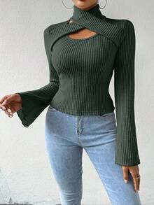 Almamuse تي شيرت نسائي بأكمام متسعة وياقة على شكل حرف V بلون أحادي - أخضر - مشاهدة 6