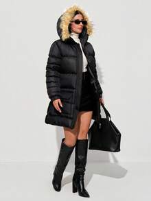 Cappotti invernali lunghi da donna con cappuccio e dettagli in piuma di colore unito