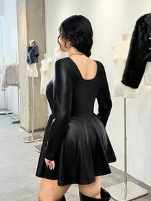 SHEIN EZwear Bộ đồ liền thân dài tay màu trơn cỡ lớn - màu đen - Xem 2