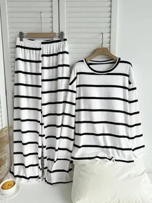 SHEIN EZwear 2pcs/Set Casual Striped Long Sleeve T-Shirt With Padded Bust And Pants, Versatile Plus Size, Autumn/Winter Black And White Striped Loungewear Set - Black and White - View 5