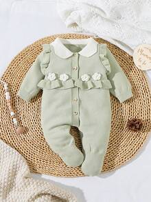 SHEIN Baby Mädchen gestrickter Rollkragen Langarm Jumpsuit mit gerüschter Blumen Dekoration, bequem für Herbst/Winter, geeignet für den Alltag, Zuhause, Ausflüge und Reisen, erhältlich in Kamel und Khaki Farben