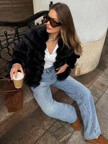 SHEIN BAE 黑色圆领短款羊毛仿皮草外套 女士外套 白色派对礼服 婚礼季 情人节 秋冬系列 仿皮草外套 - 黑色 - 查看 7