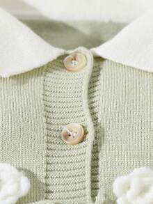 SHEIN Baby Mädchen gestrickter Rollkragen Langarm Jumpsuit mit gerüschter Blumen Dekoration, bequem für Herbst/Winter, geeignet für den Alltag, Zuhause, Ausflüge und Reisen, erhältlich in Kamel und Khaki Farben