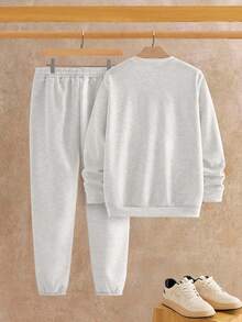 Manfinity NXTstreet 男士休闲秋季字母压纹套头衫和裤子套装，冬季舒适服装 - 卡其色 - 查看 2