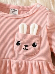 SHEIN 0-9 个月新生女婴长袖连衣裙 + 袜子套装，毛绒兔子刺绣装饰，秋冬，纯粉色柔软羊毛连衣裙，蕾丝花边，休闲、舒适、时尚、简约、实用、多功能、可爱柔软的服装，理想的礼物，每个宝宝的必备品，适合户外穿着 - 粉色 - 查看 7