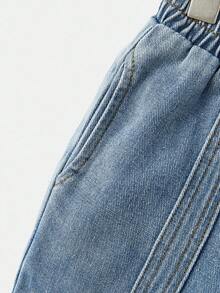 幼儿男童宽松胡萝卜牛仔裤，舒适松紧腰带，实用侧袋，独特缝线细节。百搭日式风格，全年必备 - 淺色水洗藍 - 查看 4