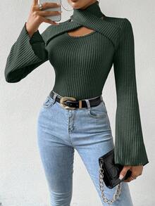 Almamuse تي شيرت نسائي بأكمام متسعة وياقة على شكل حرف V بلون أحادي - أخضر - مشاهدة 3