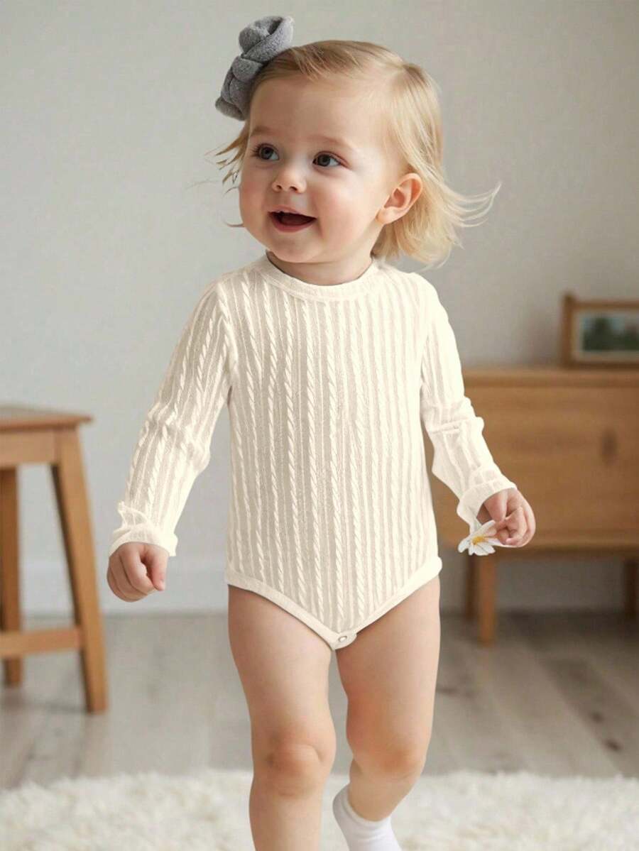 SHEIN Vintaside Kids 1件女嬰白色秋季基本款假日素色提花柔軟圓領長袖連身衣 春季日常穿搭 親子套裝 媽媽與我 - 米色 - 查看 1