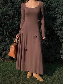 DAZY 纯色植绒修身腰长袖优雅花卉装饰女式连衣裙，秋冬 - 棕色 - 查看 5