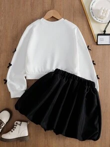 SHEIN 青少年女孩蝴蝶结印花圆领长袖运动衫和黑色迷你裙套装 - 黑與白 - 查看 2