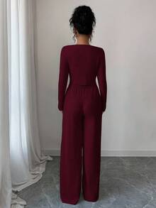 Modelyn Bộ 2 món áo dài tay và quần dài màu trơn thanh lịch dành cho nữ - Màu Đỏ Sâu - Xem 2