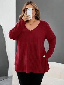 SHEIN CURVE+ 加大码 V 领罗纹下摆开衩蓝色 T 恤，秋冬女装，冬季，CURVE PLUS/秋冬 - 酒紅色 - 查看 8